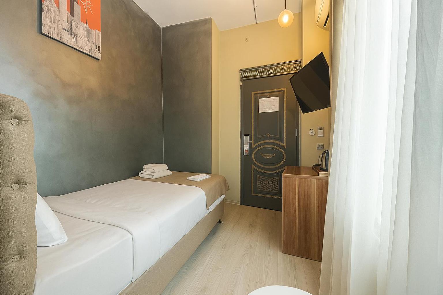 Monezza Avcilar Hotel 3*
