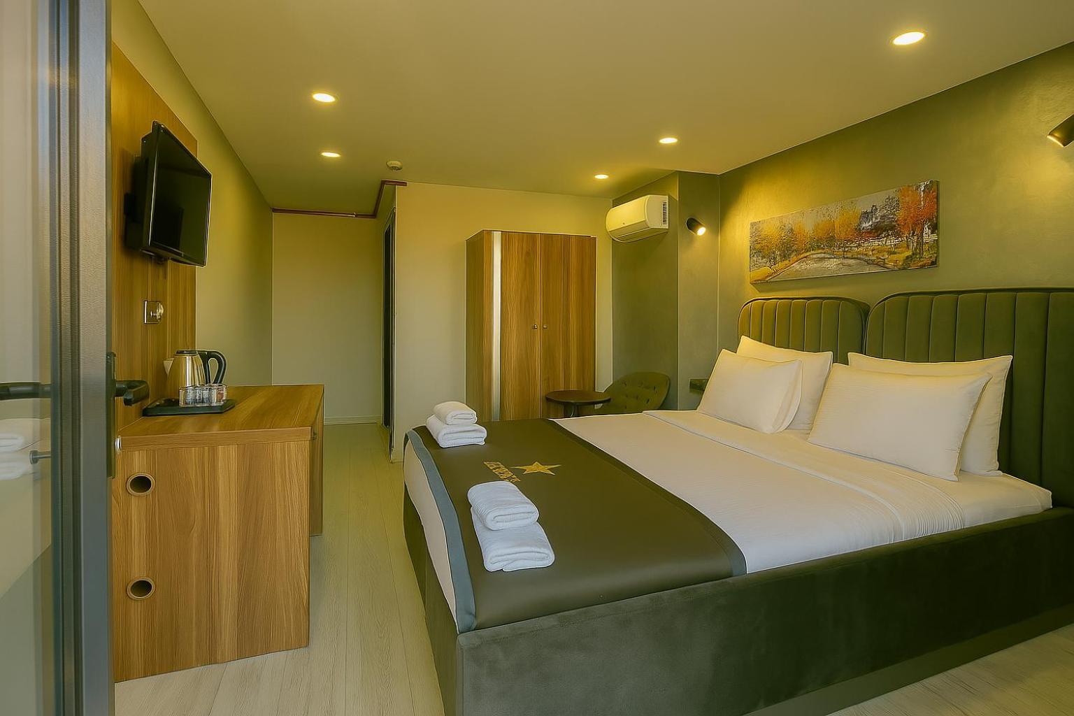 Monezza Hotel 3*