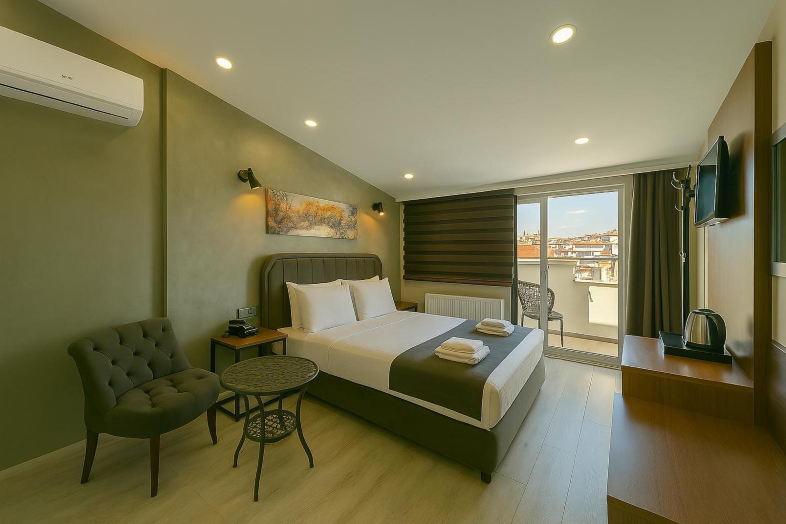 Monezza Hotel